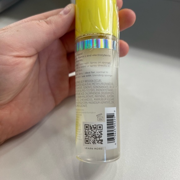 Real Techniques Glow Finish Hydrating Setting Spray with Electrolytes - Picture 7 of 7